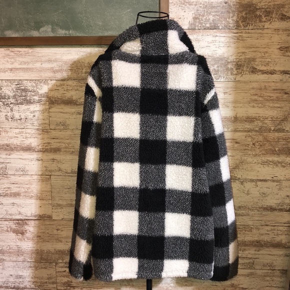 Membersmark cozy Sherpa size large checkered sweatshirt warm black and w… - Picture 5 of 6